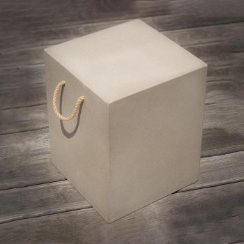 TABOURET CUBIX résine finition BETON gris clair