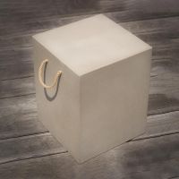 TABOURET CUBIX résine finition BETON gris clair